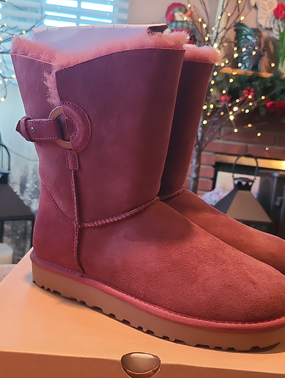 UGG Women's Short Boots in Burgundy Suede - Womens Size 9